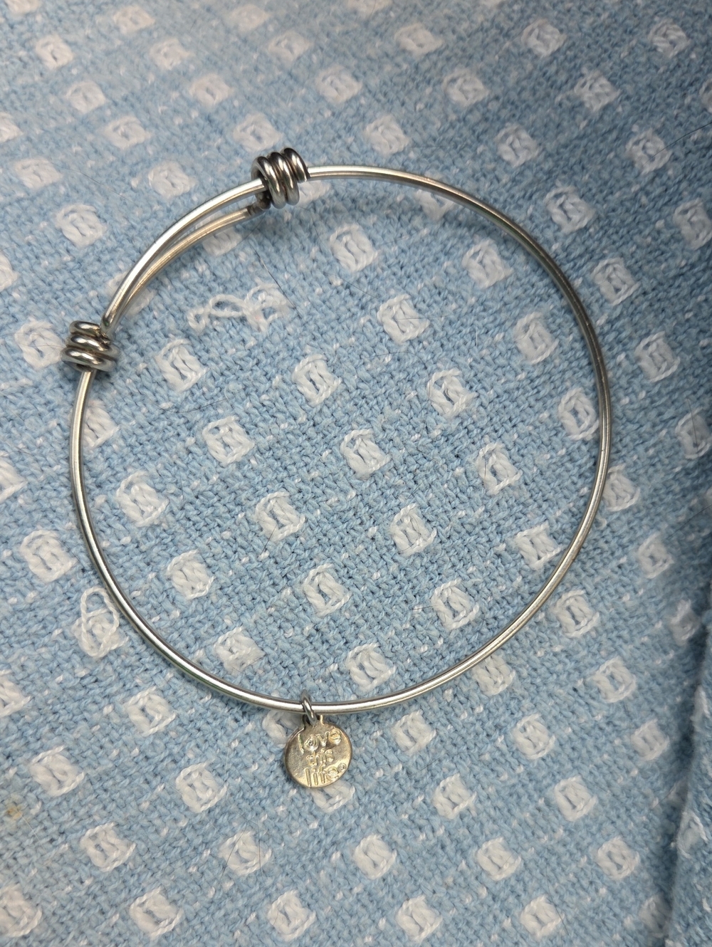 Minimalist Silver Tone Expandable Wire Bangle Bracelet.